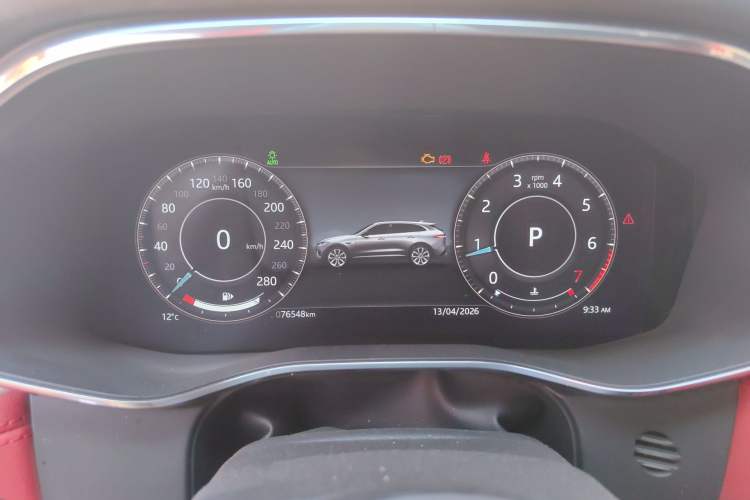 Used Jaguar F-PACE 2021 340 PS R-Dynamic SE Instrument Cluster