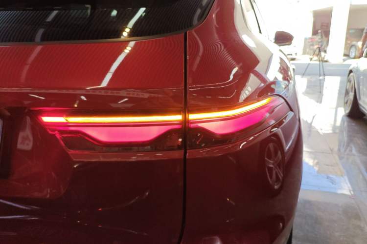 Used Jaguar F-PACE 2021 250 PS Exterior 6
