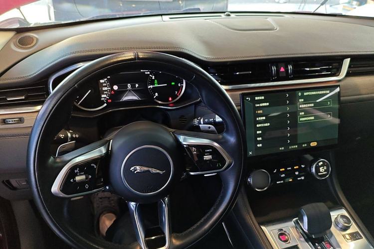 Used Jaguar F-PACE 2021 250 PS Interior 2