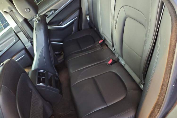 Used Jaguar F-PACE 2021 250 PS Interior 4