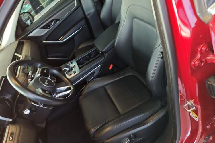 Used Jaguar F-PACE 2021 250 PS Left Front Seat