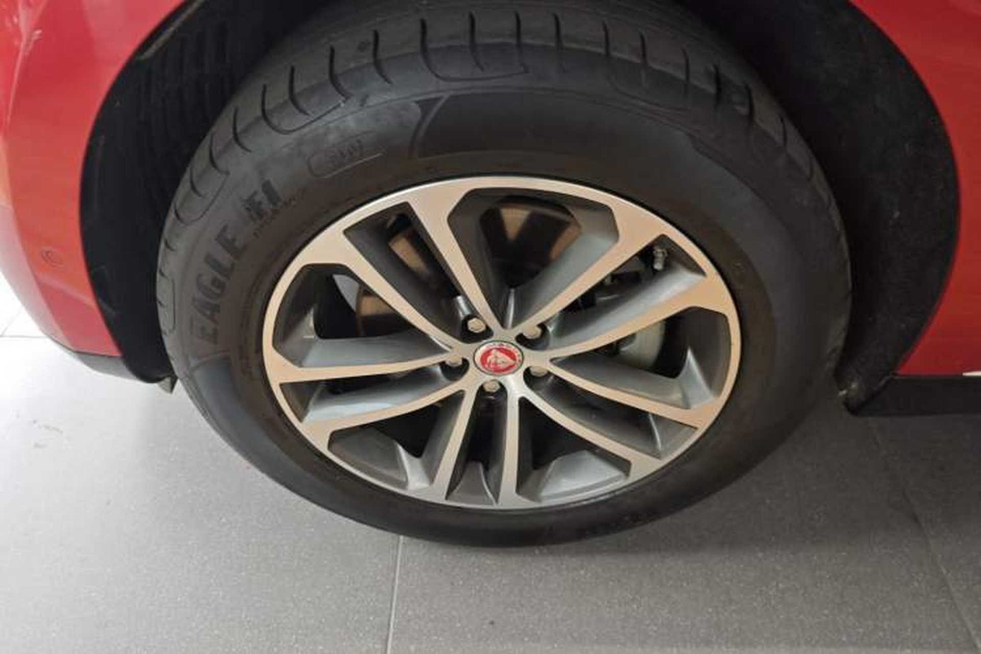 Used Jaguar F-PACE 2021 250 PS Left Front Wheel Hub