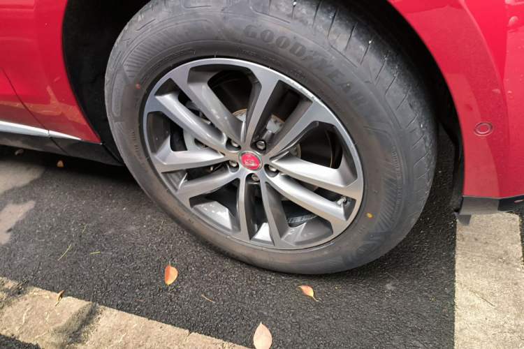 Used Jaguar F-PACE 2021 250 PS Right Front Wheel Hub