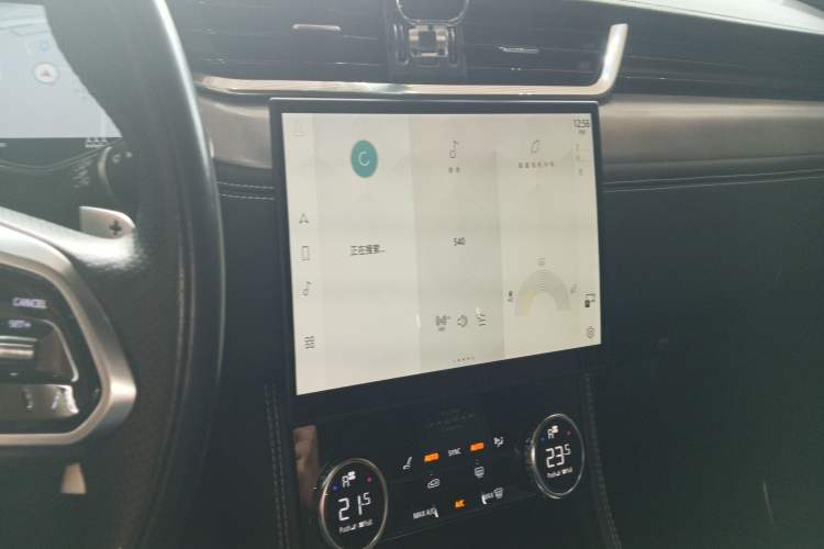 Used Jaguar F-PACE 2021 250 PS R-Dynamic SE Audio And AC Panel