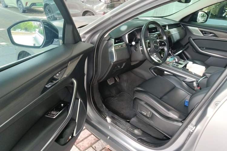 Used Jaguar F-PACE 2021 250 PS Driver Seat