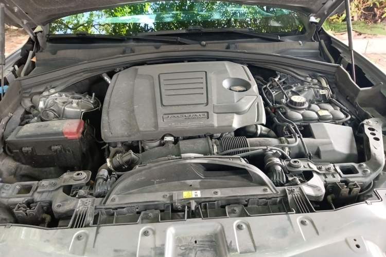 Used Jaguar F-PACE 2021 250 PS Engine Bay