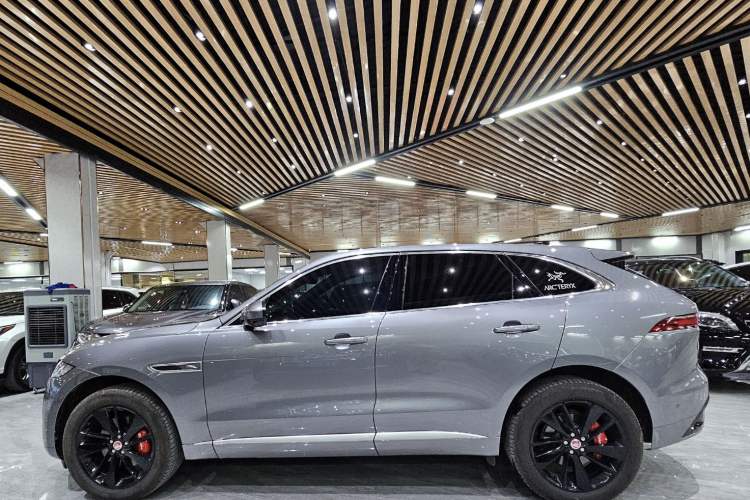 Used Jaguar F-PACE 2021 250 PS R-Dynamic SE Exterior 8