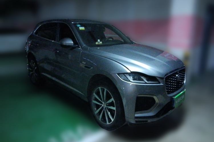 Used Jaguar F-PACE 2021 250 PS R-Dynamic S Front Right 45 Deg