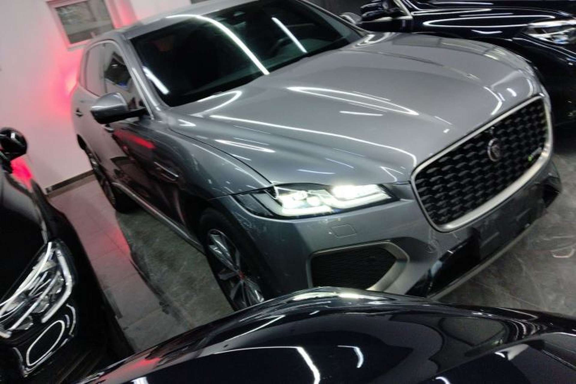 Used Jaguar F-PACE 2021 250 PS R-Dynamic S Front Right 45 Deg