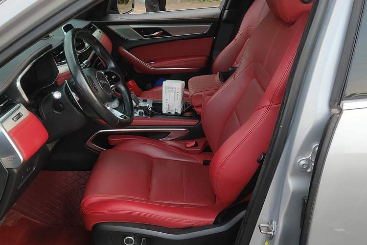 Used Jaguar F-PACE 2021 250 PS R-Dynamic SE Left Front Seat