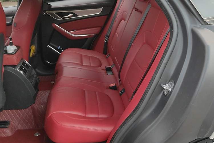 Used Jaguar F-PACE 2021 250 PS R-Dynamic SE Left Rear Seat