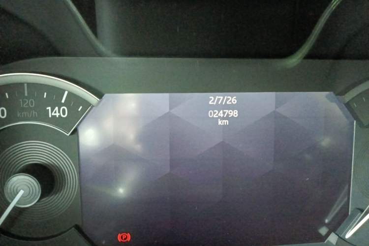 Used Jaguar F-PACE 2021 250 PS Odometer Close Up