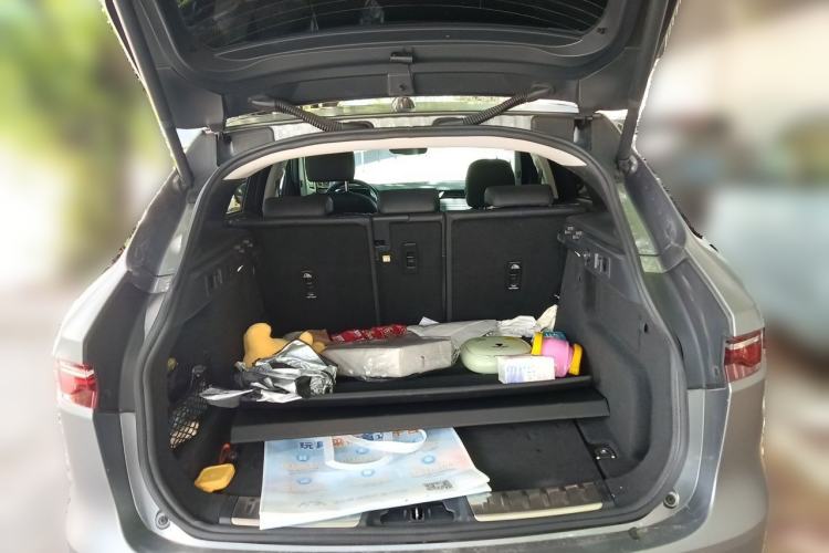 Used Jaguar F-PACE 2021 250 PS Trunk