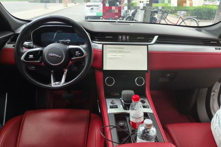 Used Jaguar F-PACE 2021 250 PS R-Dynamic S Center Console