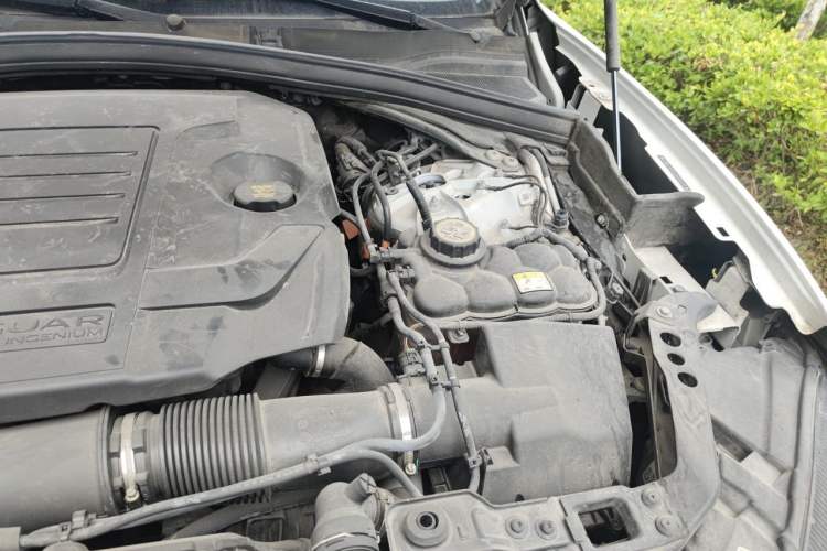 Used Jaguar F-PACE 2021 250 PS R-Dynamic S Engine Bay Left
