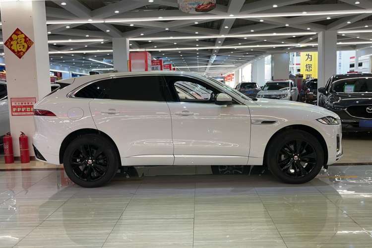 Used Jaguar F-PACE 2021 250 PS R-Dynamic SE Exterior 2