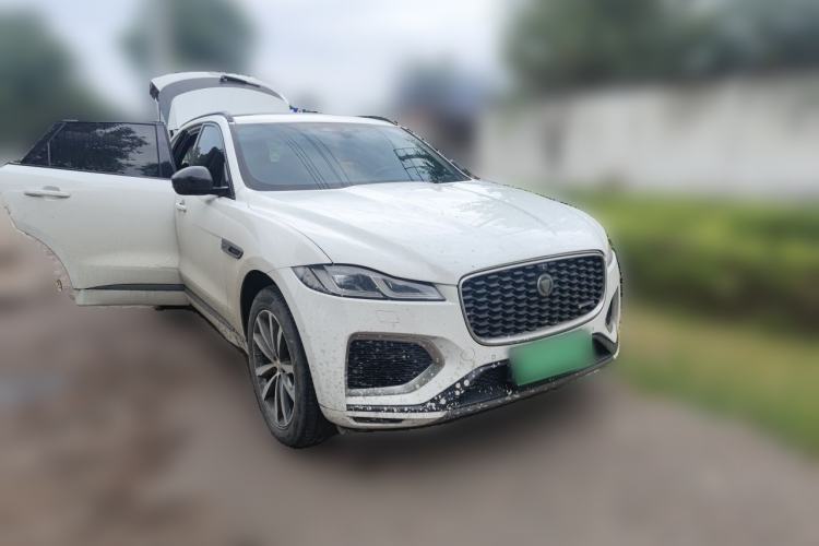 Used Jaguar F-PACE 2021 250 PS R-Dynamic S Front Right 45 Deg