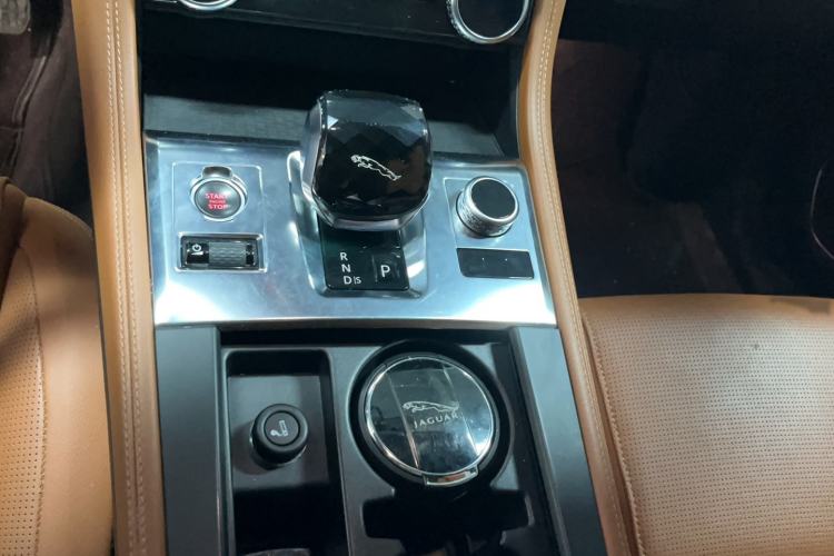 Used Jaguar F-PACE 2021 250 PS R-Dynamic S Gear Lever