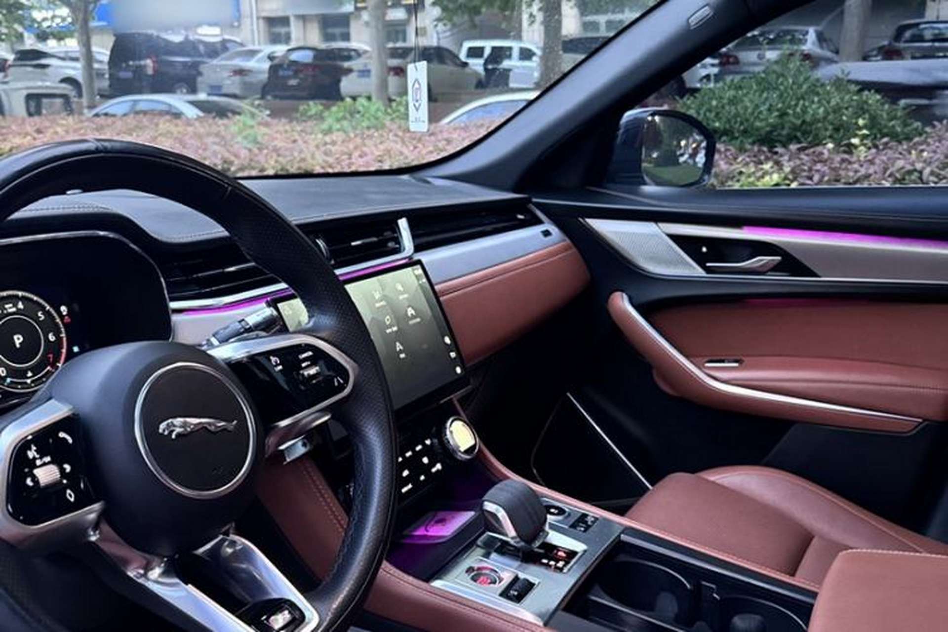 Used Jaguar F-PACE 2021 250 PS R-Dynamic S Interior 2