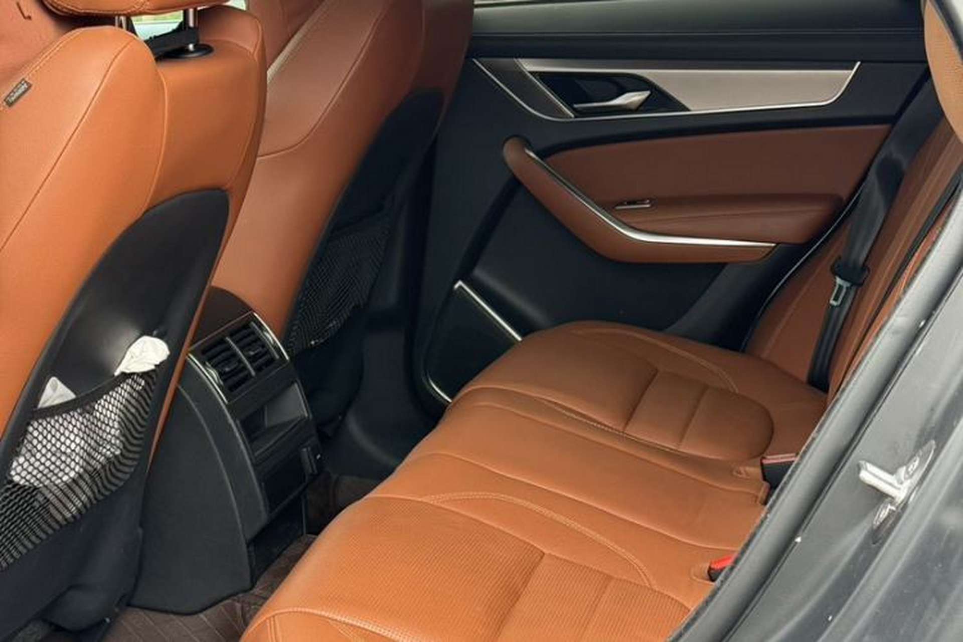 Used Jaguar F-PACE 2021 250 PS R-Dynamic S Interior 2