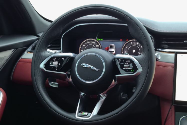 Used Jaguar F-PACE 2021 250 PS R-Dynamic S Interior 6