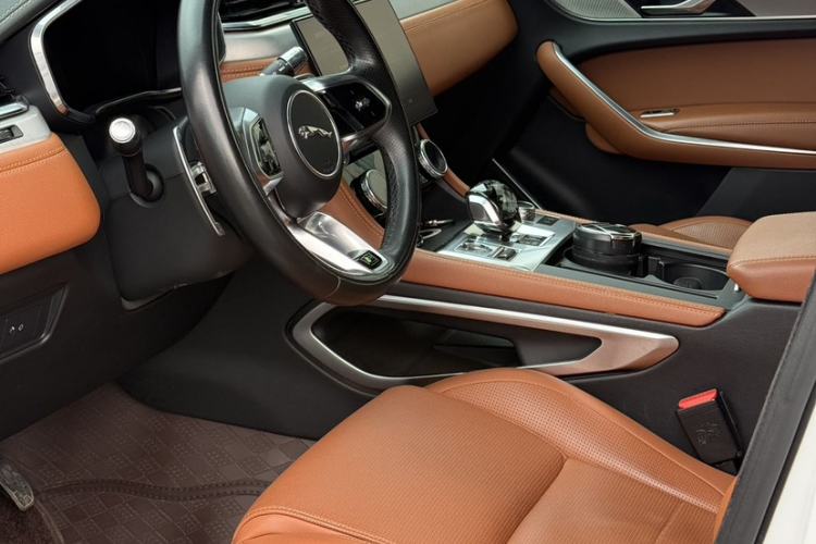 Used Jaguar F-PACE 2021 250 PS R-Dynamic S Left Front Seat