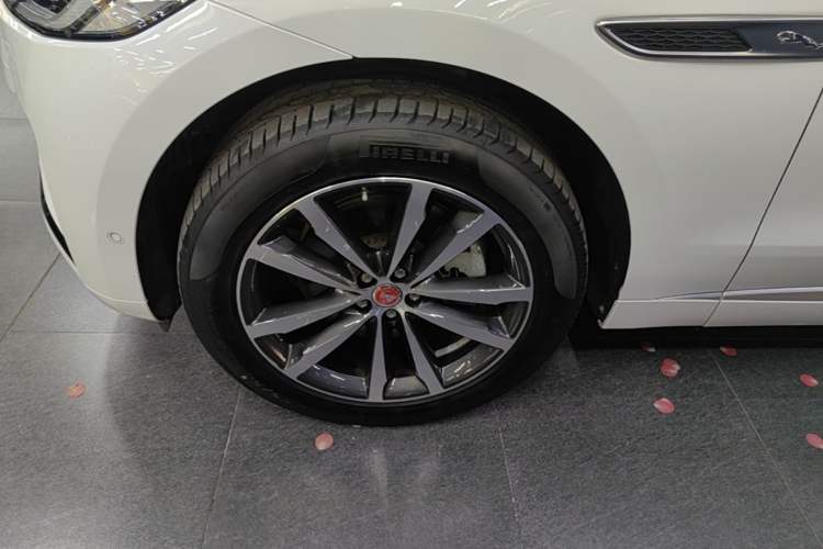 Used Jaguar F-PACE 2021 250 PS R-Dynamic S Left Front Wheel Hub