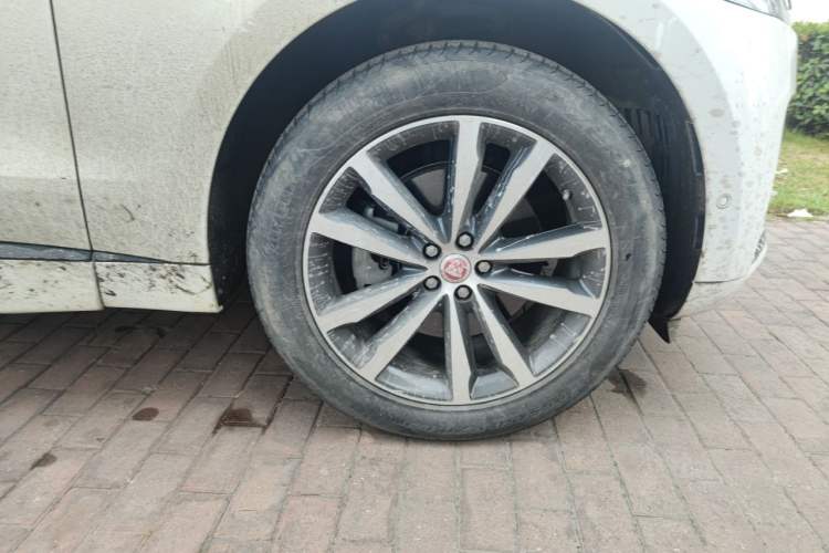 Used Jaguar F-PACE 2021 250 PS R-Dynamic S Right Front Wheel Hub