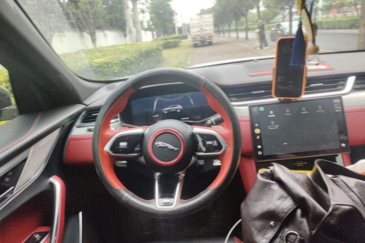 Used Jaguar F-PACE 2021 250 PS R-Dynamic S Steering Wheel