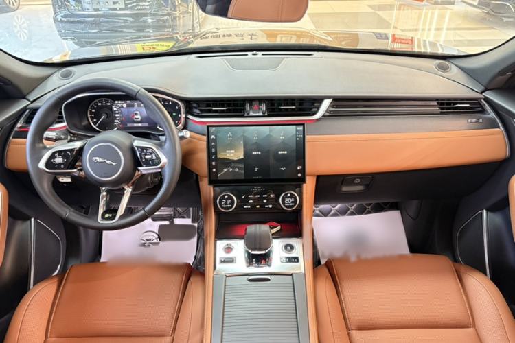 Used Jaguar F-PACE 2022 P250 R-Dynamic BLACK Audio And AC Panel