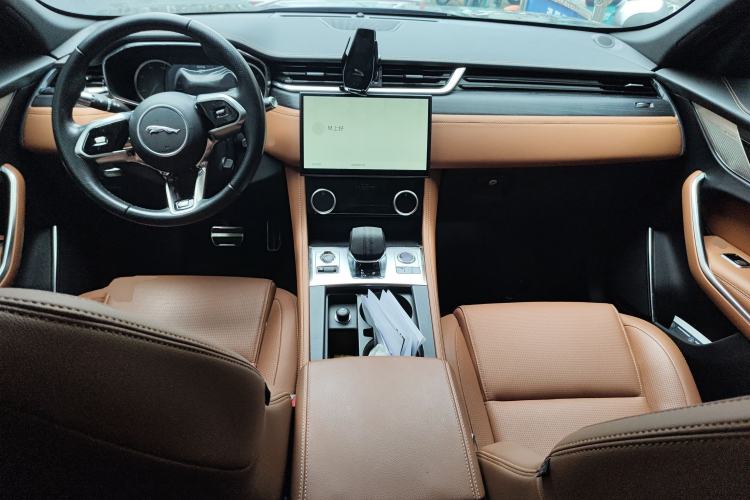 Used Jaguar F-PACE 2022 P250 R-Dynamic BLACK Center Console