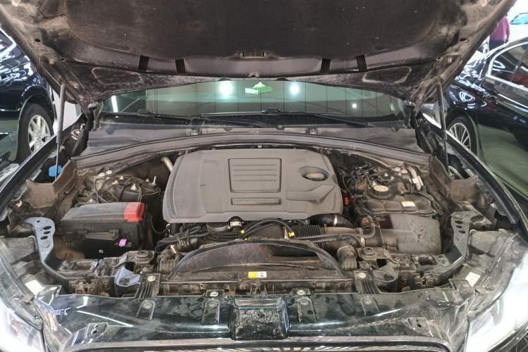 Used Jaguar F-PACE 2022 P250 R-Dynamic BLACK Engine Bay