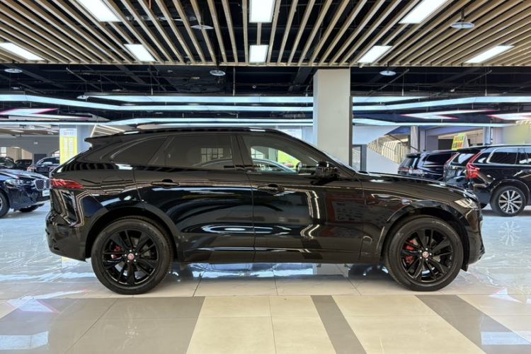 Used Jaguar F-PACE 2022 P250 R-Dynamic BLACK Exterior 3