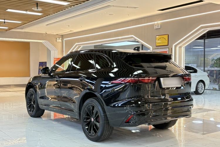 Used Jaguar F-PACE 2022 P250 R-Dynamic BLACK Exterior 4