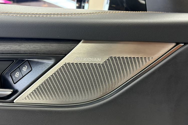 Used Jaguar F-PACE 2022 P250 R-Dynamic BLACK Interior 1