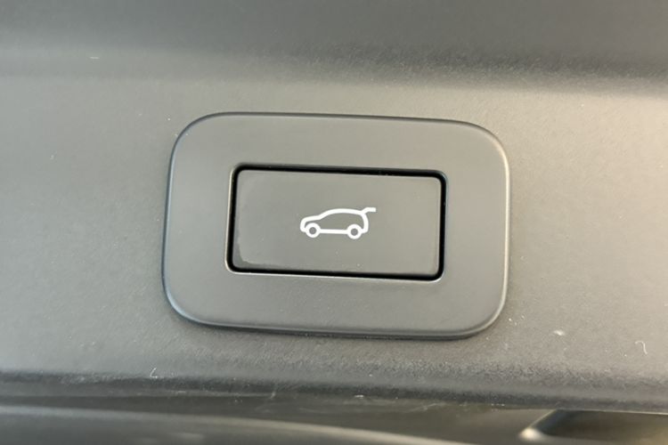 Used Jaguar F-PACE 2022 P250 R-Dynamic BLACK Interior 5