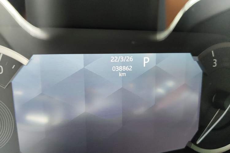 Used Jaguar F-PACE 2022 P250 R-Dynamic BLACK Odometer Close Up