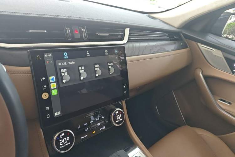 Used Jaguar F-PACE 2022 P250 HSE Audio And AC Panel