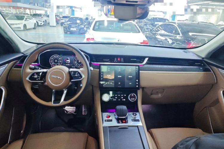 Used Jaguar F-PACE 2022 P250 HSE Center Console