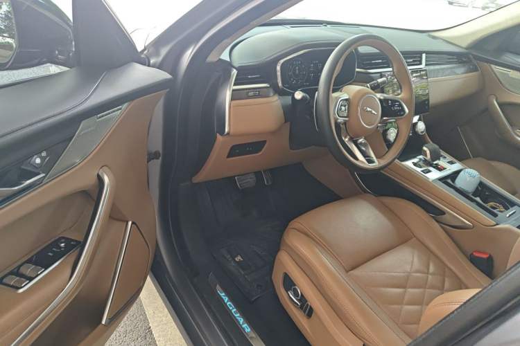 Used Jaguar F-PACE 2022 P250 HSE Driver Seat