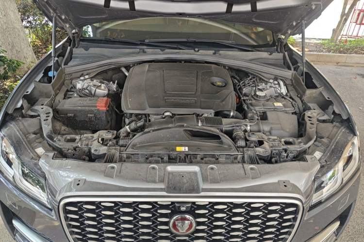 Used Jaguar F-PACE 2022 P250 HSE Engine Bay