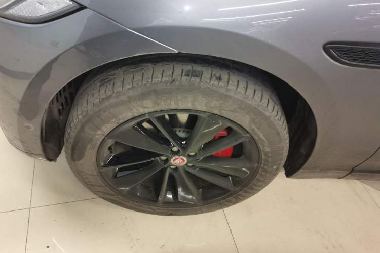 Used Jaguar F-PACE 2022 P250 R-Dynamic BLACK Exterior 2