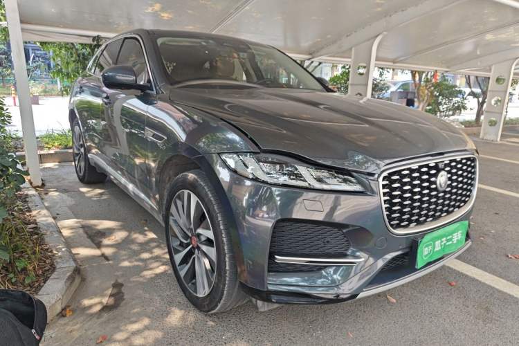 Used Jaguar F-PACE 2022 P250 HSE Front Right 45 Deg