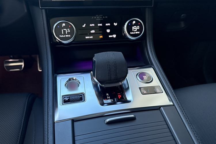 Used Jaguar F-PACE 2022 P250 HSE Gear Lever