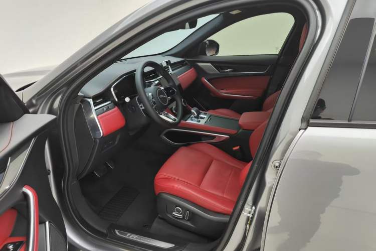 Used Jaguar F-PACE 2022 P250 R-Dynamic BLACK Interior 1