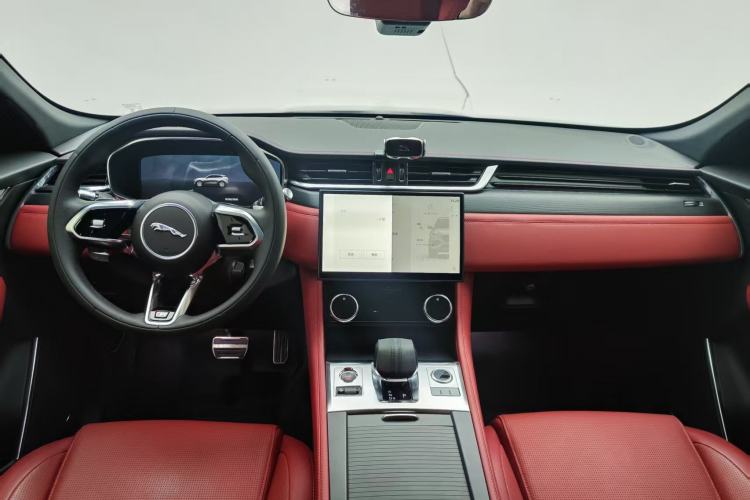 Used Jaguar F-PACE 2022 P250 R-Dynamic BLACK Interior 3