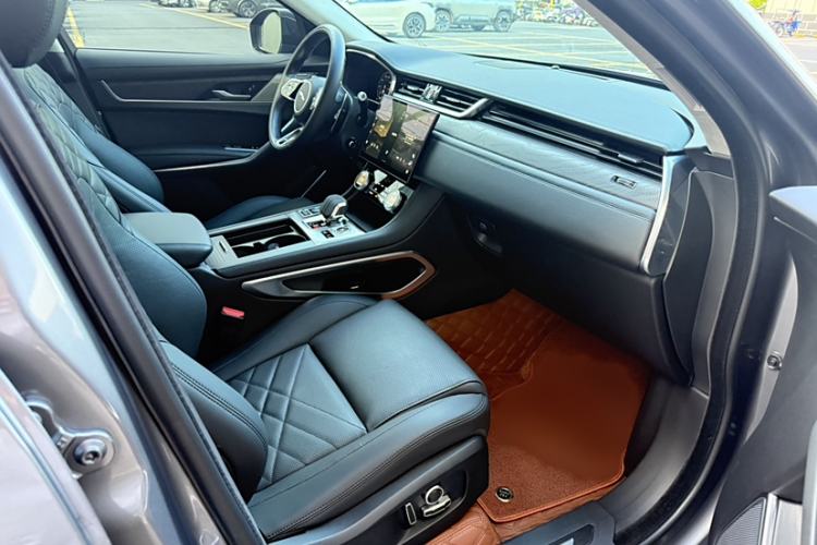 Used Jaguar F-PACE 2022 P250 HSE Interior 8