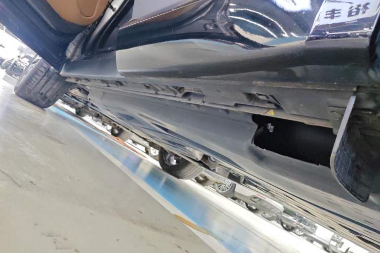 Used Jaguar F-PACE 2022 P250 HSE Left Side Sill