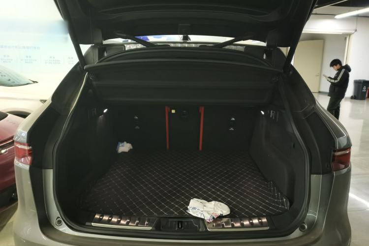 Used Jaguar F-PACE 2022 P250 R-Dynamic BLACK Trunk