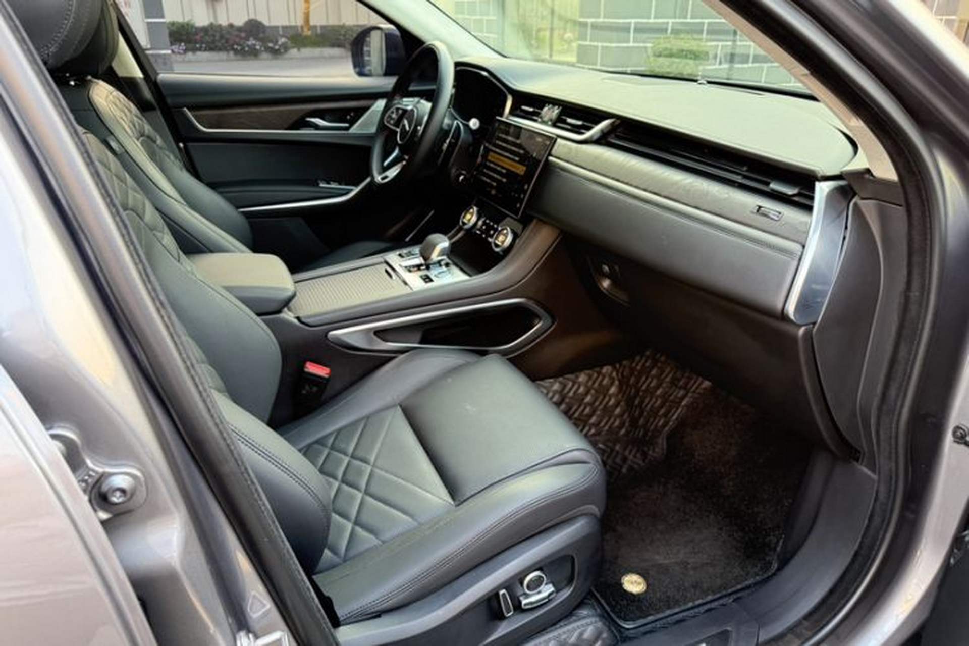 Used Jaguar F-PACE 2022 P250 HSE Interior 2
